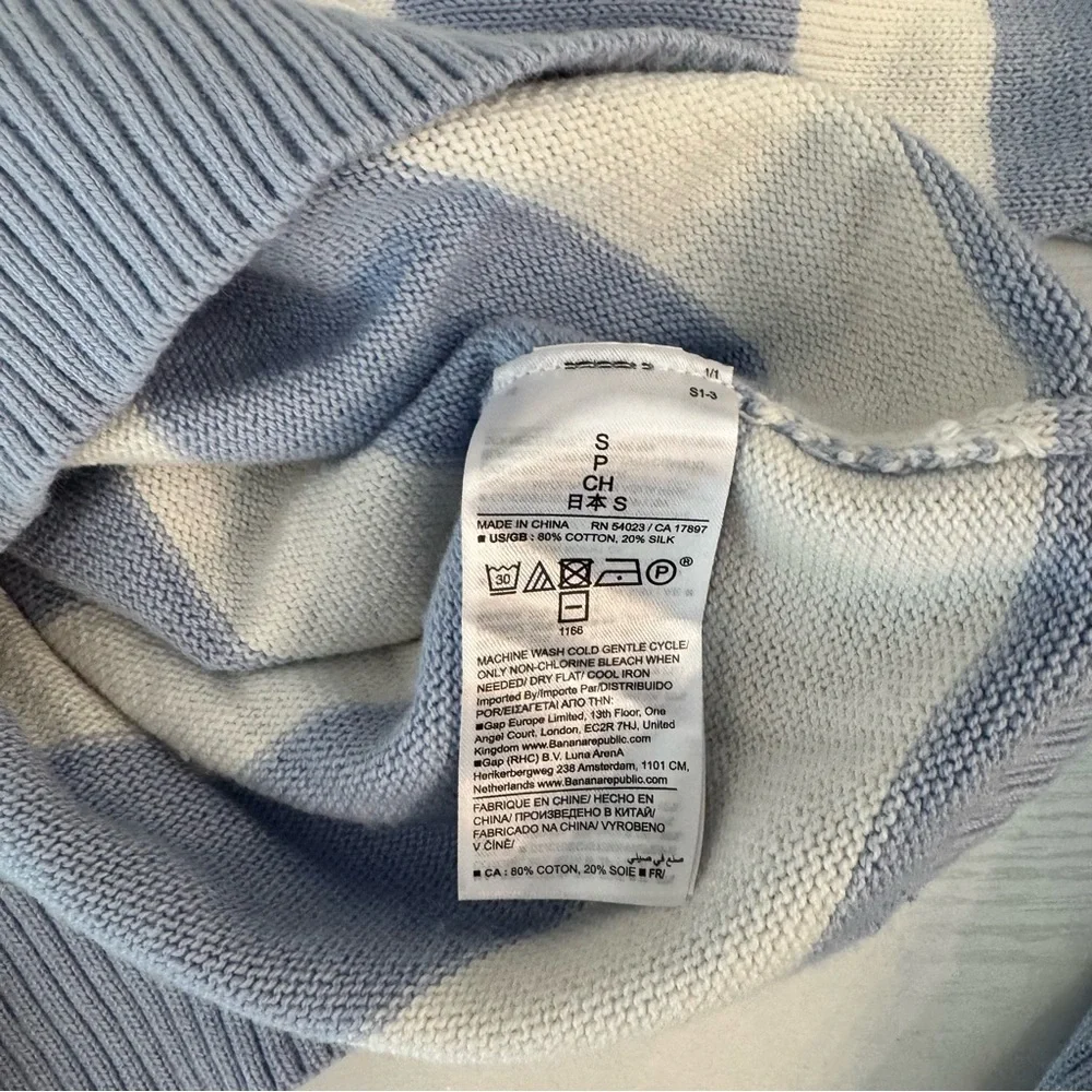 Banana Republic Light Blue and White Striped Sweater - Picture 8 of 9